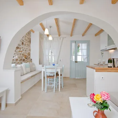 Kavos Naxos شقة فندقية ستيليدا