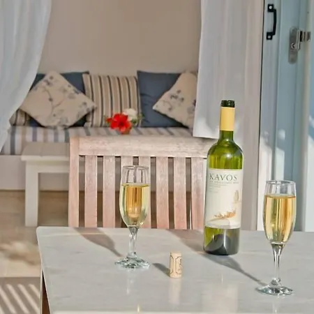 Kavos Naxos شقة فندقية 4*