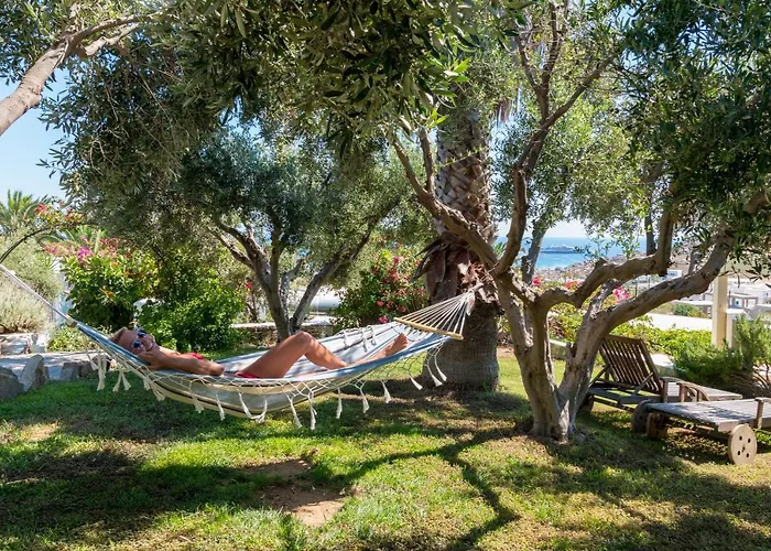 Kavos Naxos מלון דירות 4*