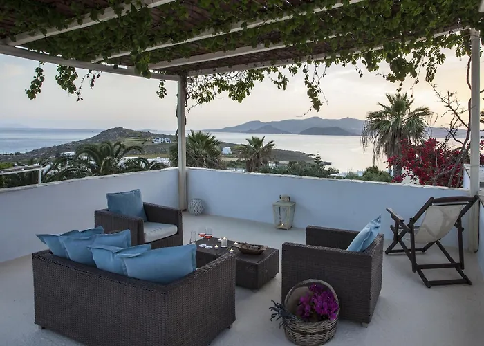 מלון דירות Kavos Naxos 4*