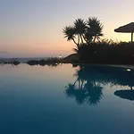 Ξενοδοχείο με διαμερίσματα Kavos Naxos 4*